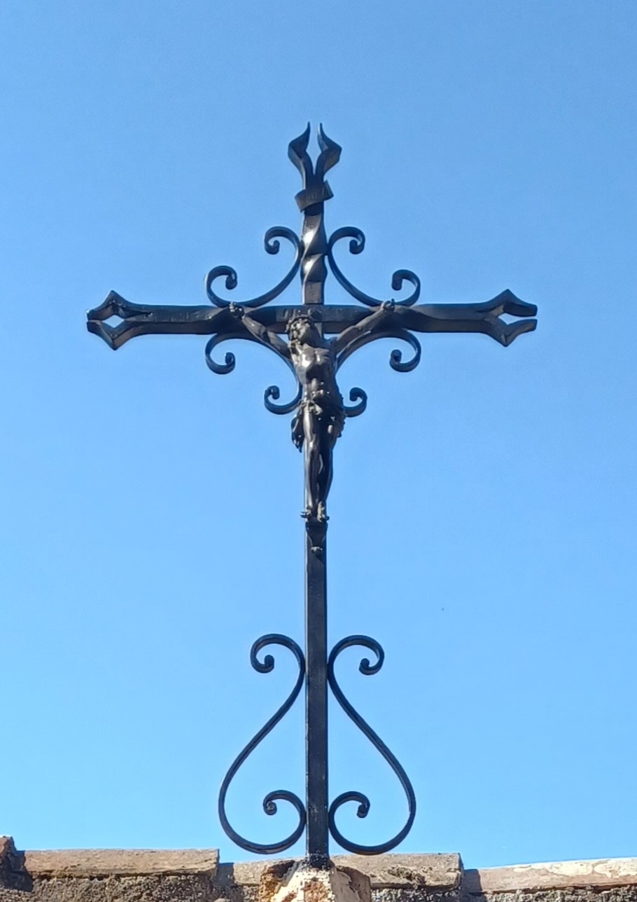 Copie d'un Crucifie d' 1,10 m de haut.